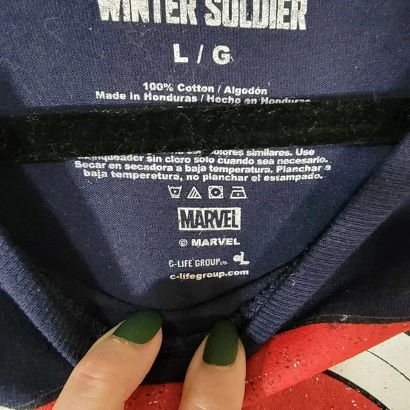 MARVEL Captain America The Falcon‎ and the Winter Soldier Graphic Tee T-shirt Lg - Picture 3 of 5